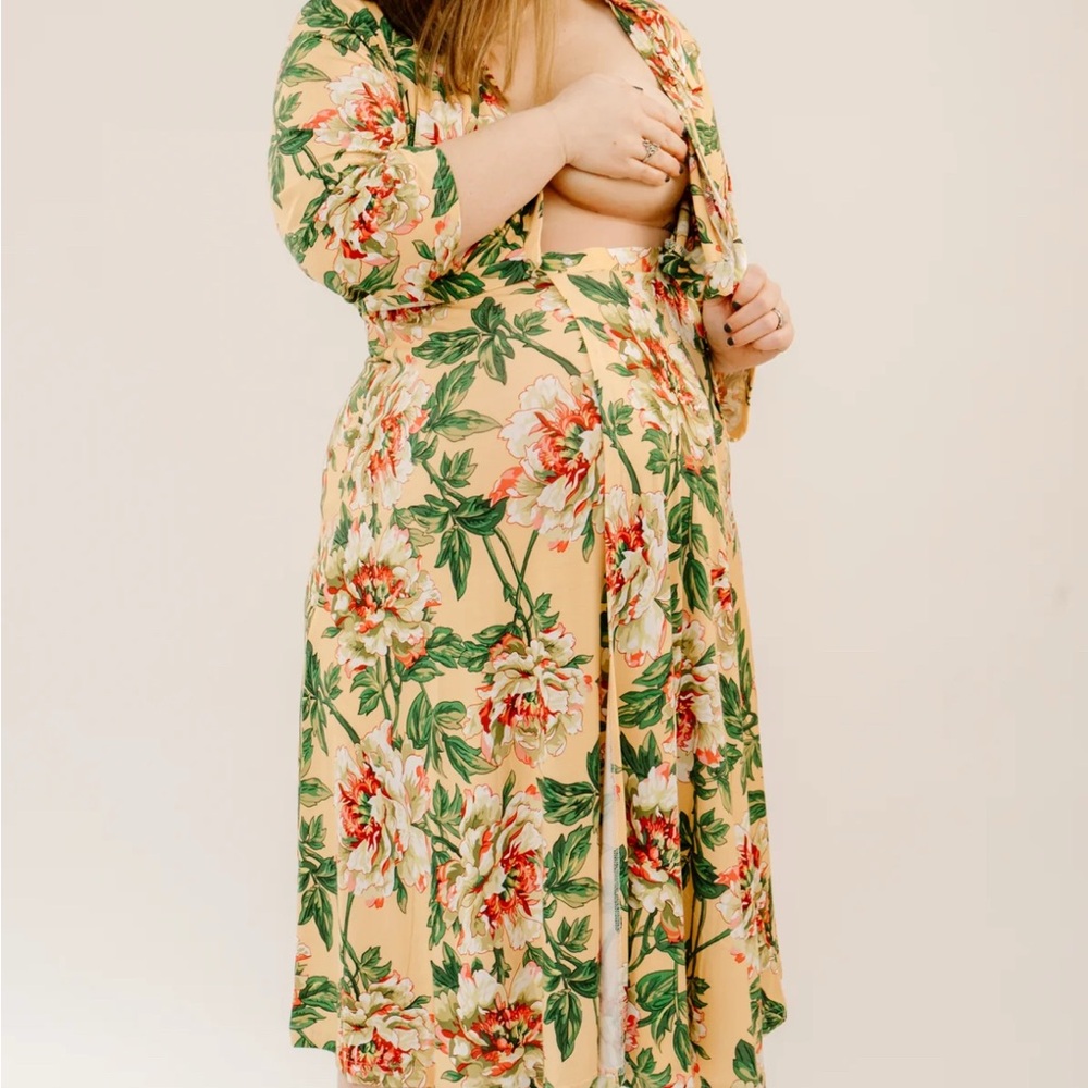Floral Maternity Robe - Picture 4 of 11
